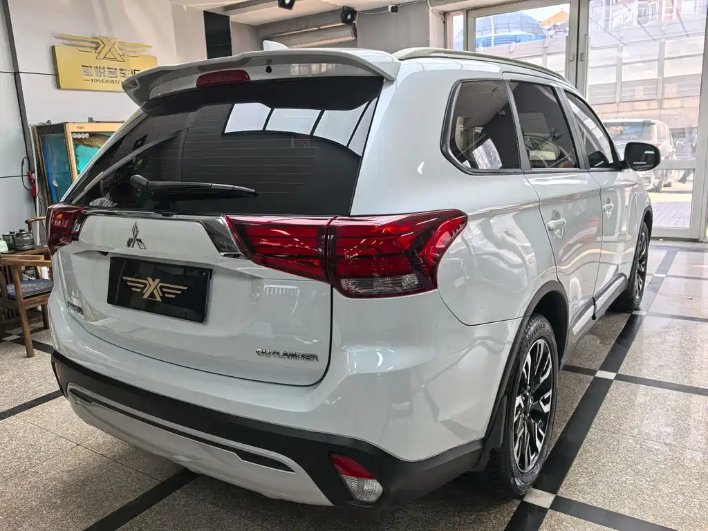 Outlander 2020 2.0L 2WD Smooth Edition 5 seats купить на сайте DeffCars