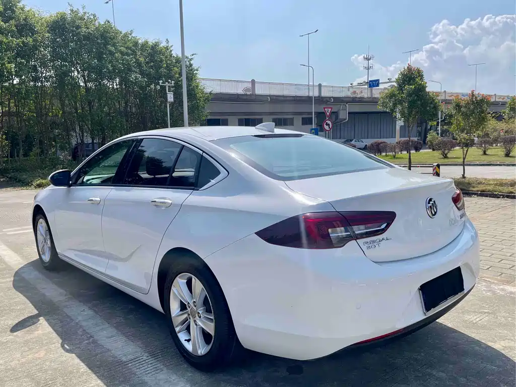 Regal 2019 20T Elite National VI купить на сайте DeffCars