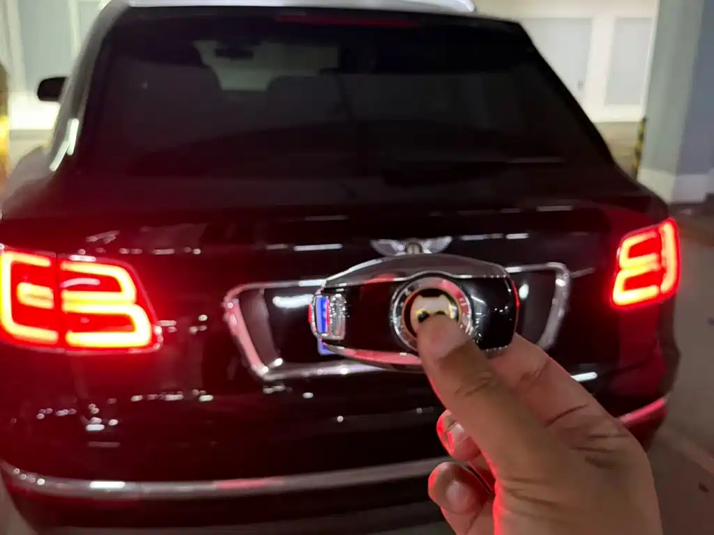 Bentayga 2018 4.0T V8 купить на сайте DeffCars