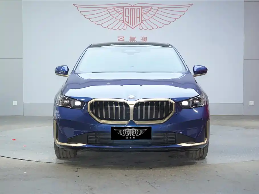 BMW 5 Series 2024 530Li Exclusive M Sports Package купить на сайте DeffCars