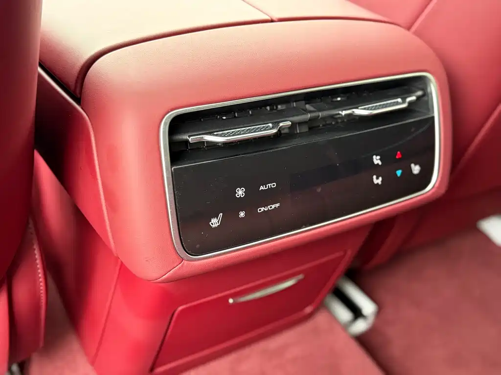 Tank 700 New Energy 2024 Hi4-T Extreme Edition купить на сайте DeffCars