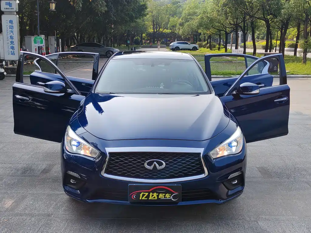 Infiniti Q50L 2018 2.0T Comfort Edition National VI купить на сайте DeffCars