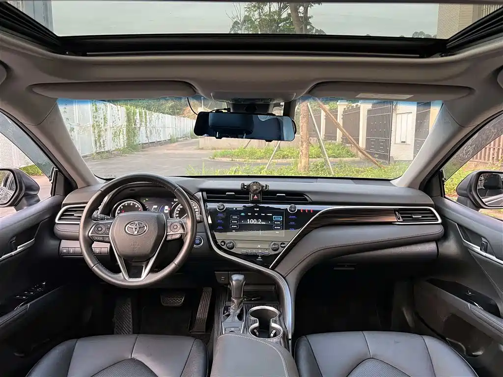 Camry 2021 2.0G Deluxe Edition купить на сайте DeffCars