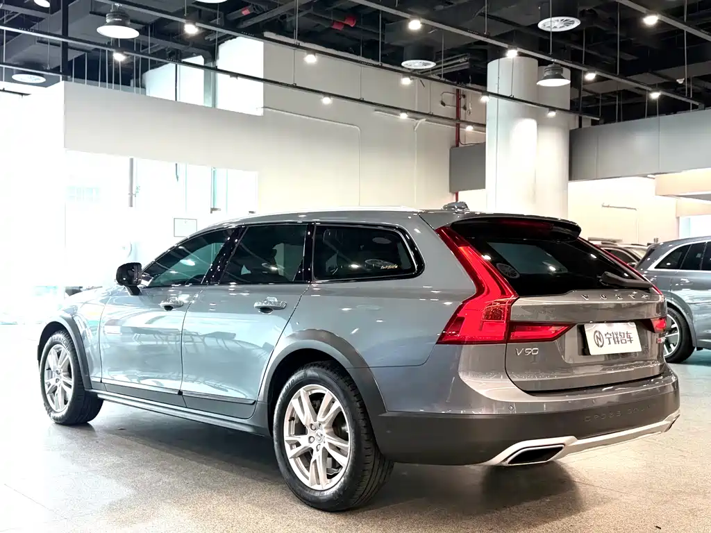 Volvo V90 2019 Cross Country T5 AWD Zhiyuan Edition National VI купить на сайте DeffCars