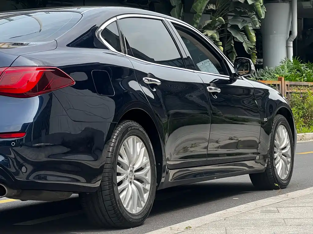 Infiniti Q70 2015 Q70L 2.5L Enjoy Edition купить на сайте DeffCars