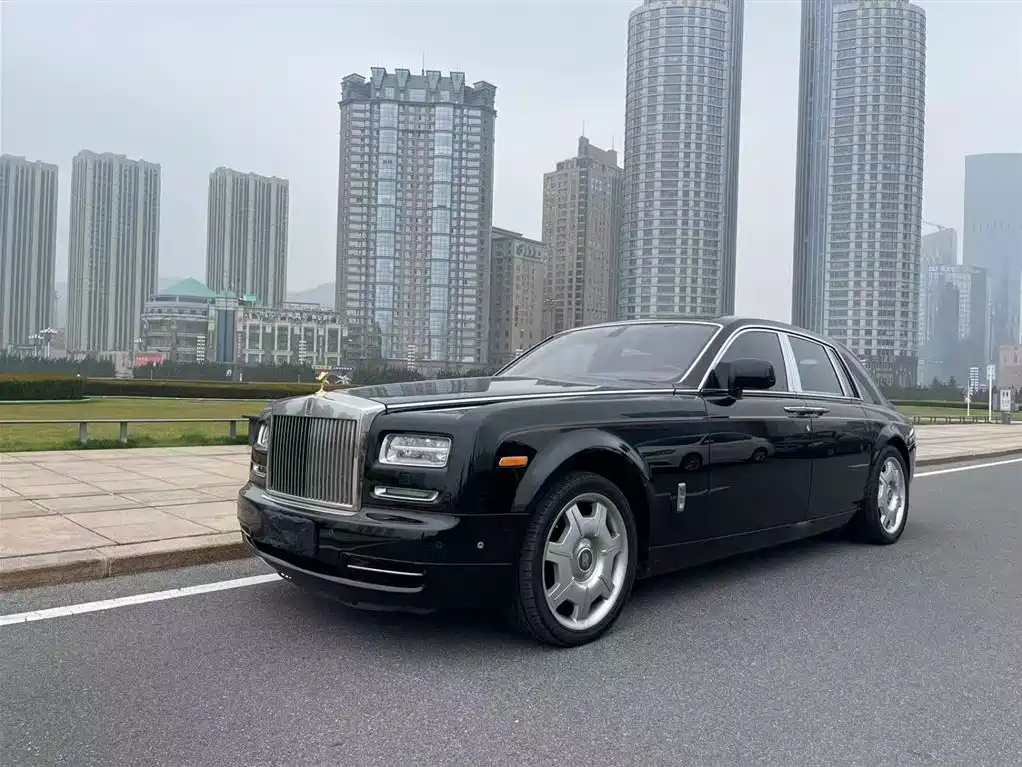 Phantom 2013 6.7L Standard Edition купить на сайте DeffCars