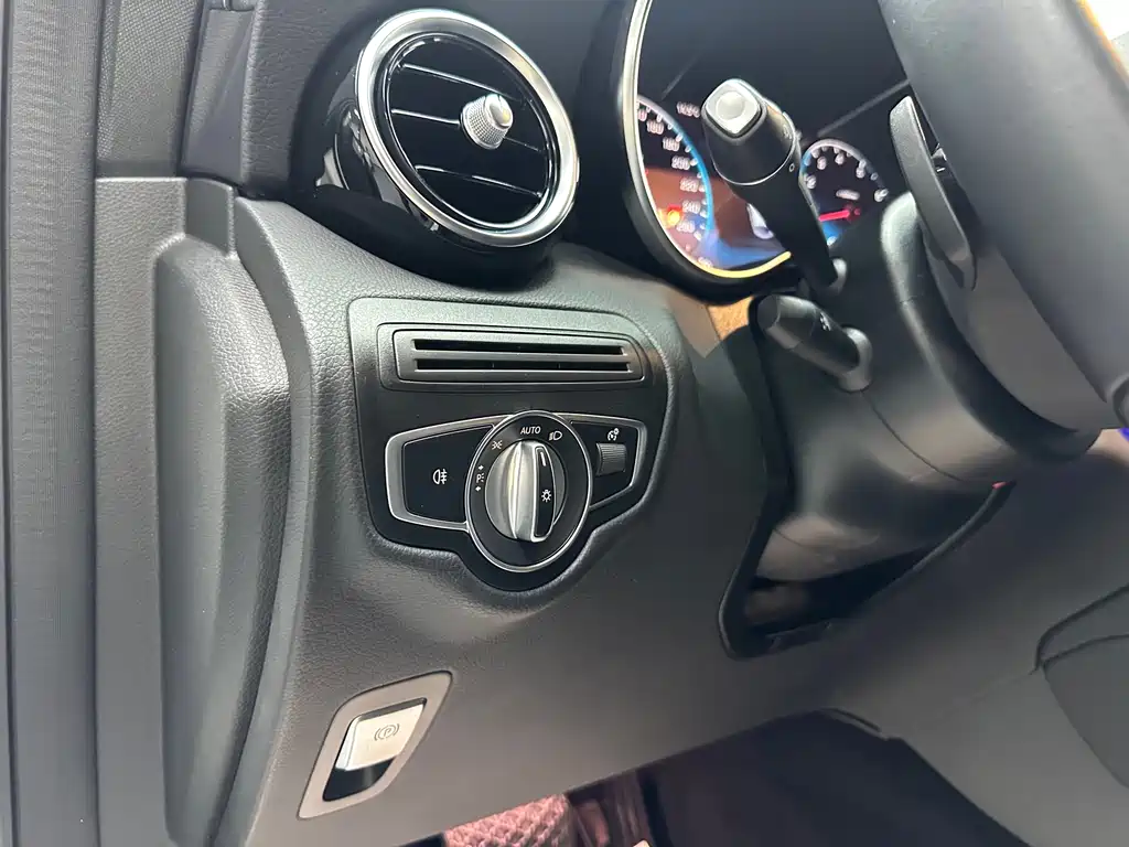 Mercedes-Benz GLC coupe 2022 facelift GLC 260 4MATIC coupe SUV купить на сайте DeffCars