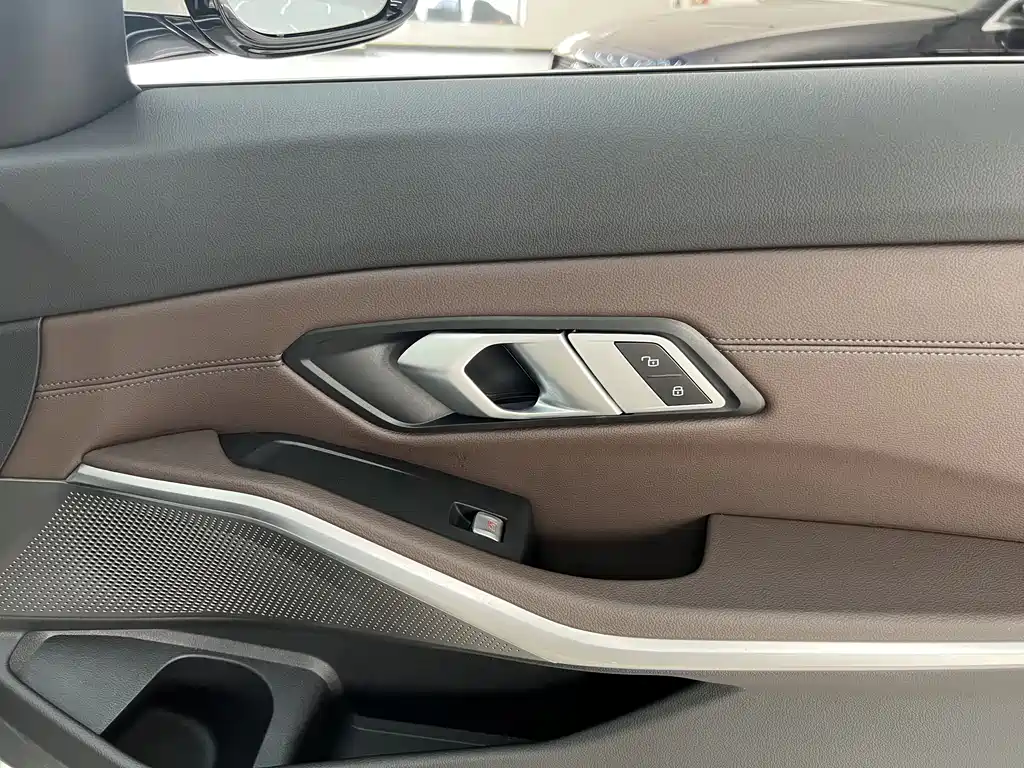 BMW 3 Series 2024 320Li M Sports Package купить на сайте DeffCars