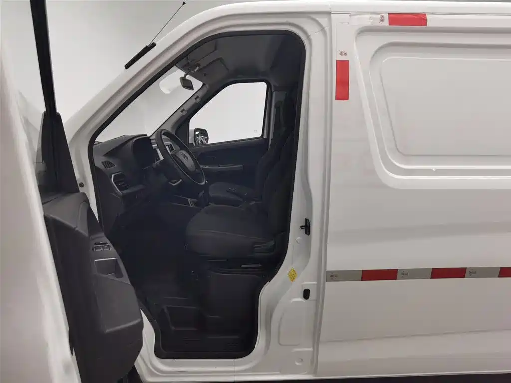 Changan Ruixing M60 2023 model 1.5L GDI comfortable van with 2 seats купить на сайте DeffCars