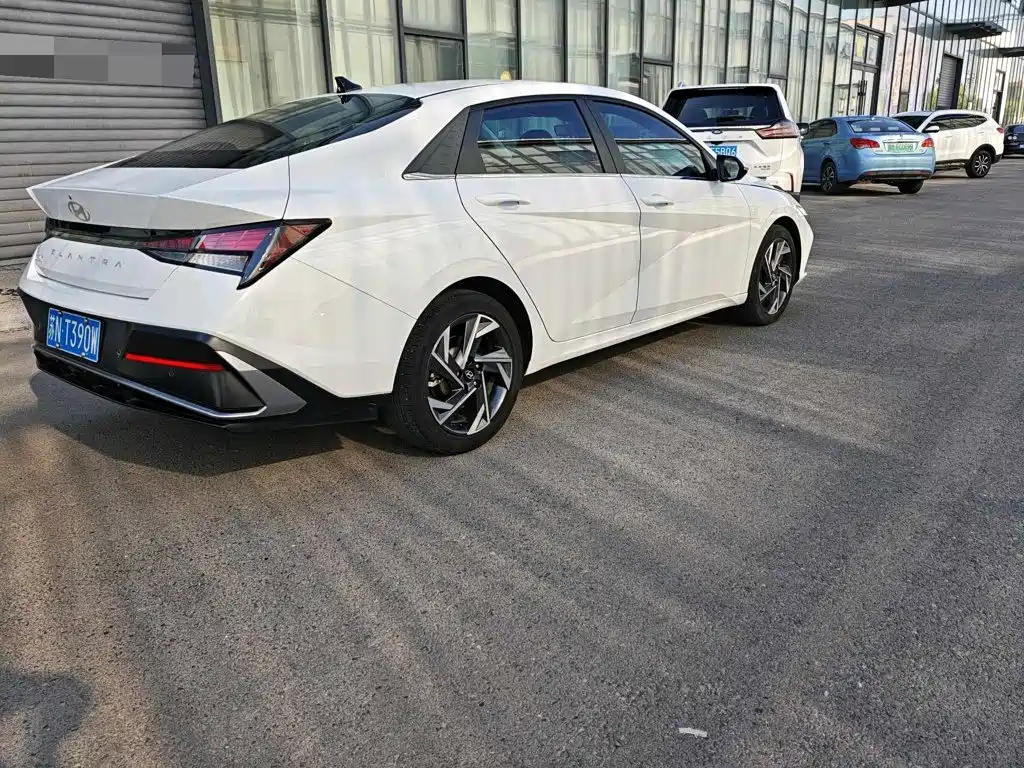 Elantra 2023 1.5L CVT GLS Leading Edition купить на сайте DeffCars