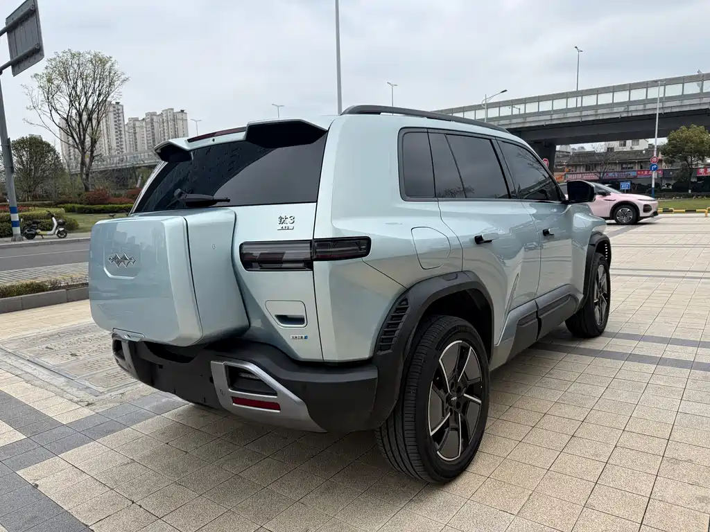 Titanium 3 2025 501KM four-wheel drive Ultra version купить на сайте DeffCars