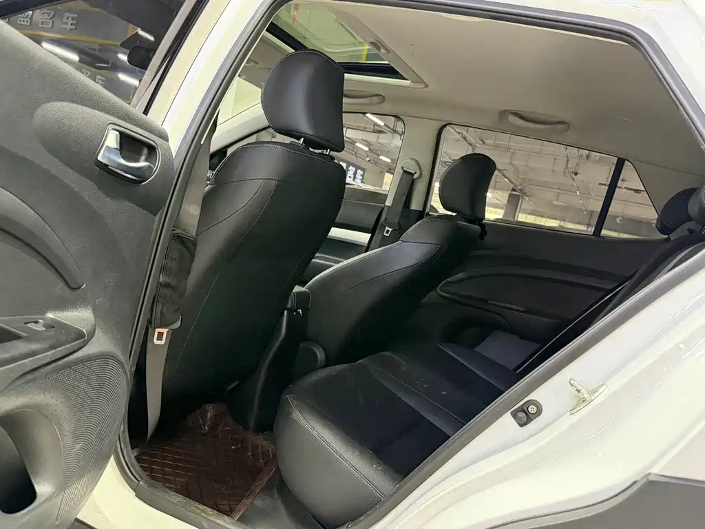 Yipao 2021 1.4L CVT fun sunroof model купить на сайте DeffCars