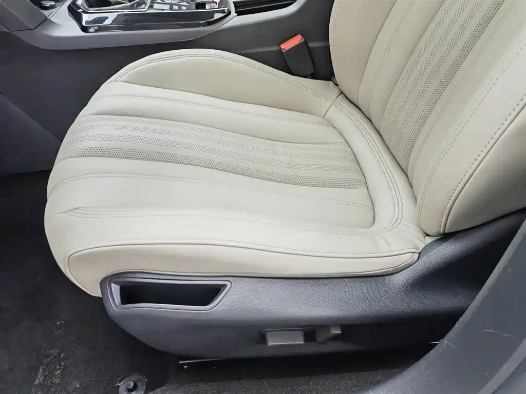 Peugeot 408 2022 1.6T Dream Edition купить на сайте DeffCars