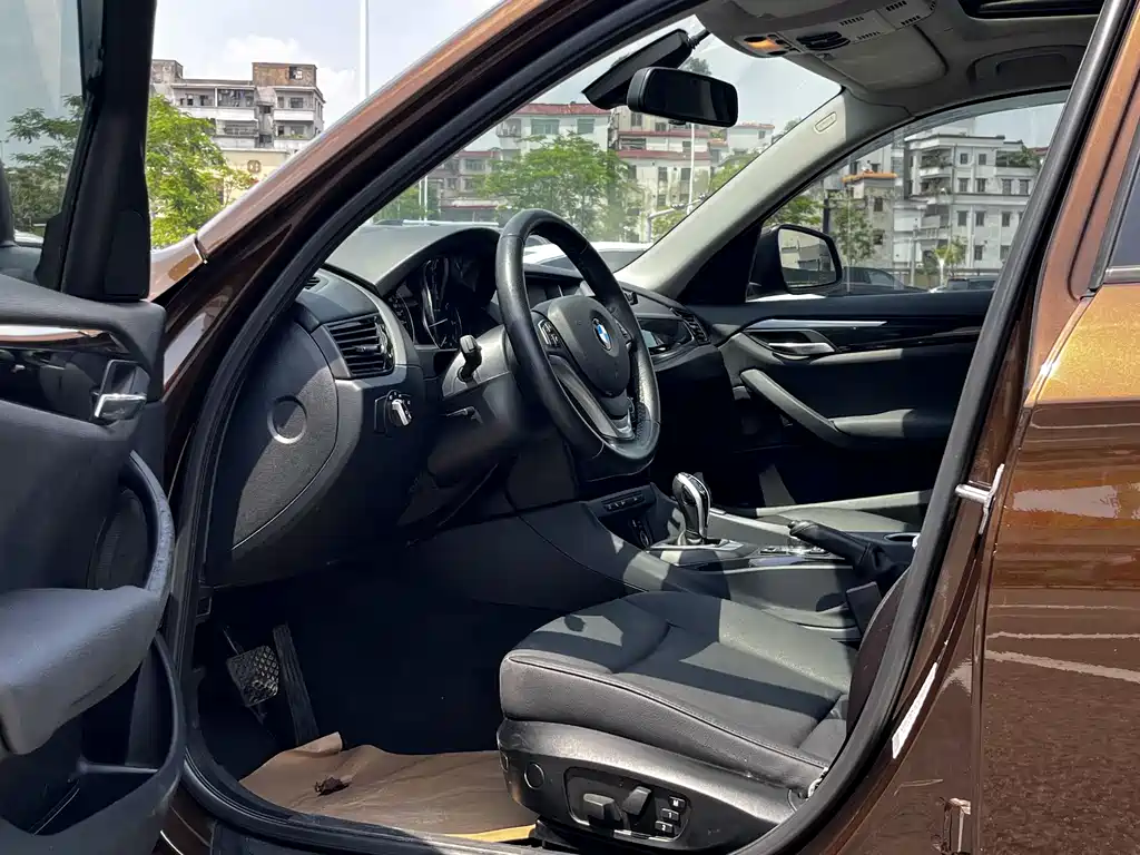 BMW X1 2015 sDrive18i advanced version купить на сайте DeffCars