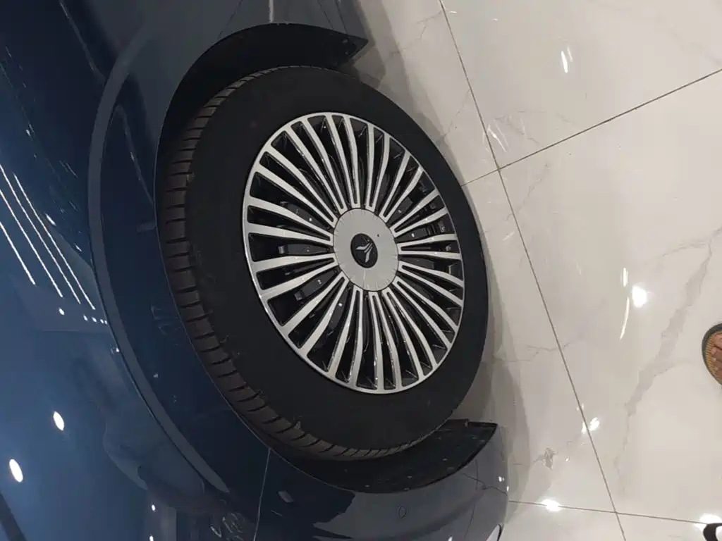 Lantu Dreamer 2025 PHEV four-wheel drive flagship Kunpeng version купить на сайте DeffCars