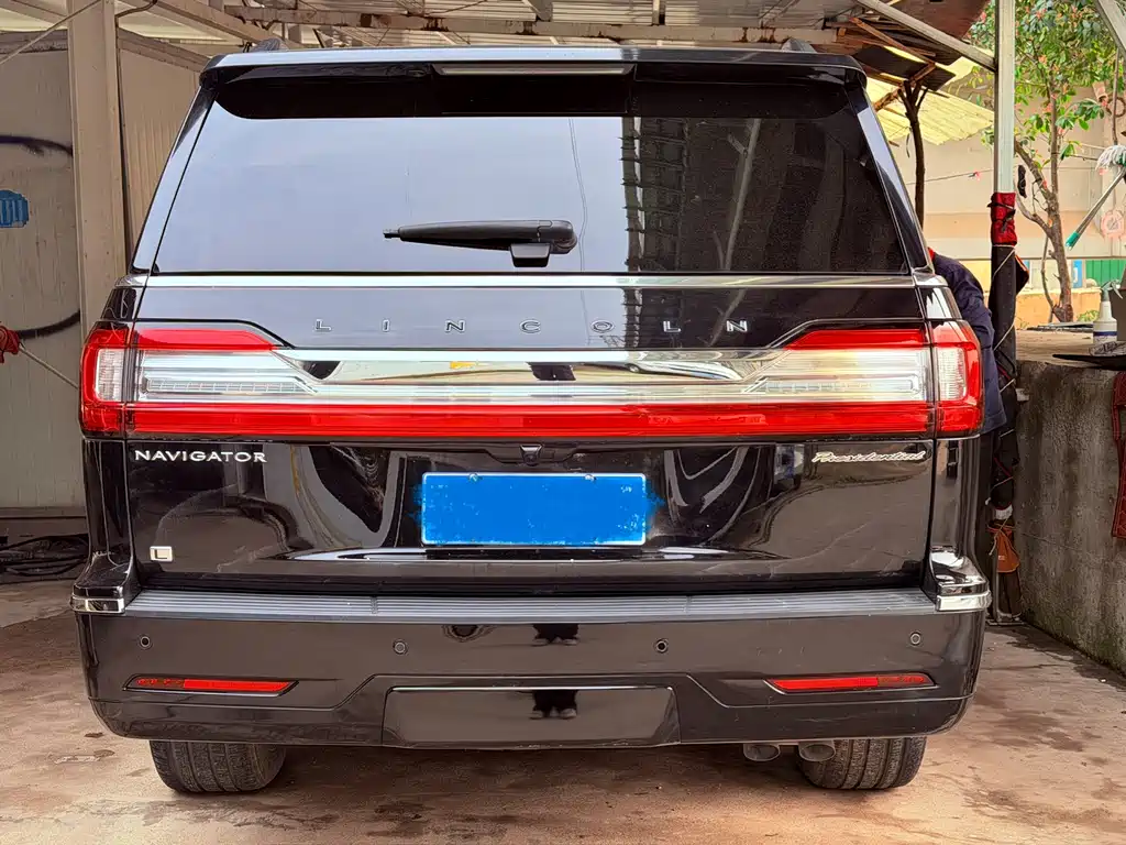 Navigator 2020 3.5T Long Axis Presidential Edition купить на сайте DeffCars