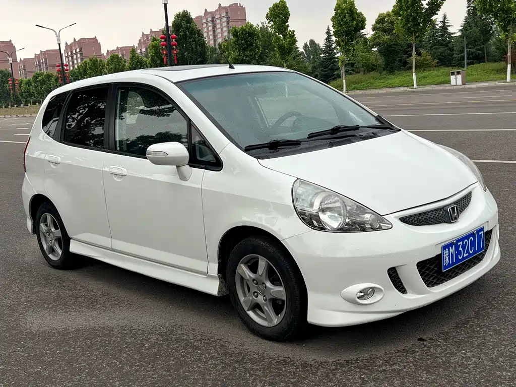 Fit 2007 1.5L CVT comfort version купить на сайте DeffCars
