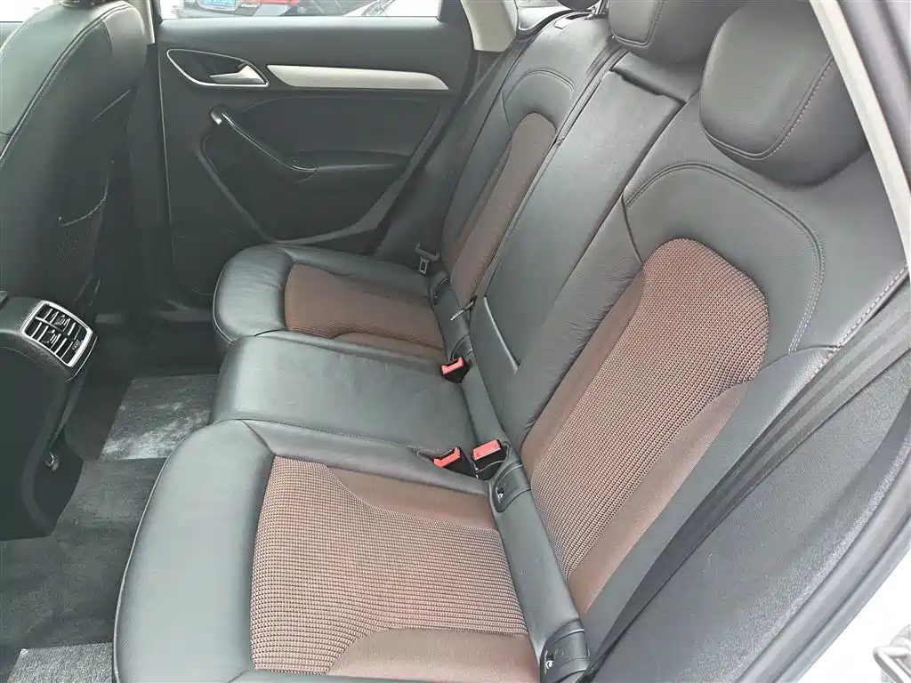 Audi Q3 2018 30th Anniversary Model 30 TFSI Fashion Model купить на сайте DeffCars