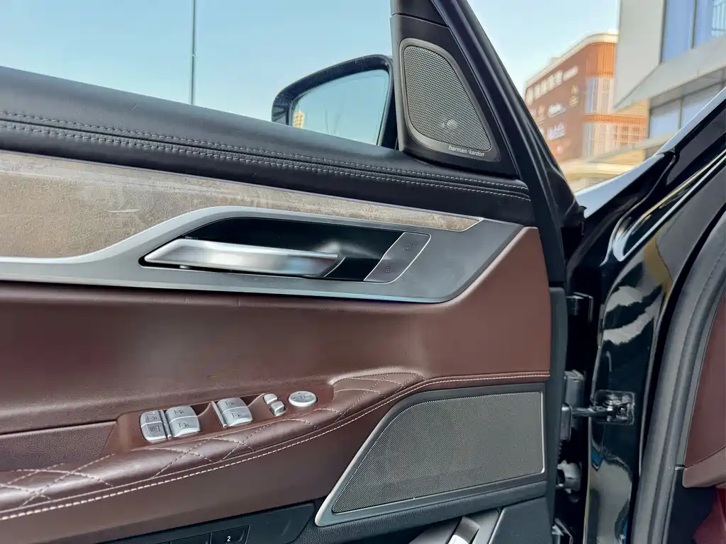BMW 7 Series 2019 740Li Leading Luxury Package купить на сайте DeffCars
