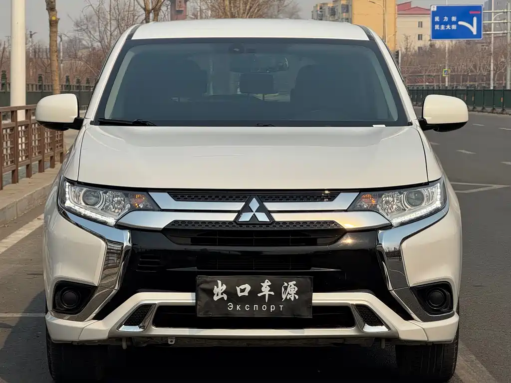 Outlander 2021 facelift 2.0L 2WD smooth version 5 seats купить на сайте DeffCars