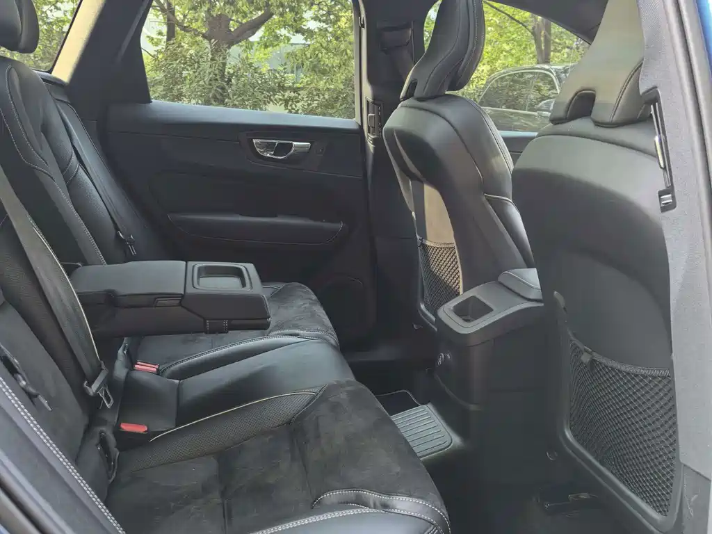 Volvo XC60 plug-in hybrid 2019 T8 E-drive Zhiya sports version National VI купить на сайте DeffCars