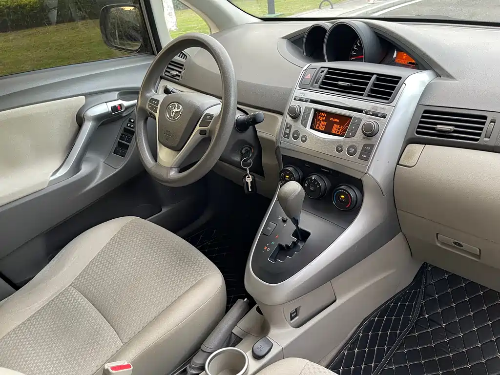 Yizhi 2012 180G CVT Comfort and Multifunctional Edition купить на сайте DeffCars