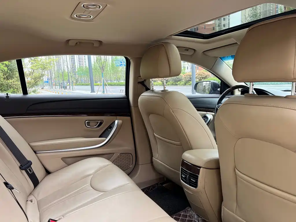 Roewe e950 2017 50T Hybrid Internet Executive Edition купить на сайте DeffCars