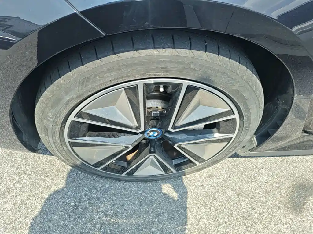 BMW i3 2024 eDrive 40L Overnight Sport Kit купить на сайте DeffCars