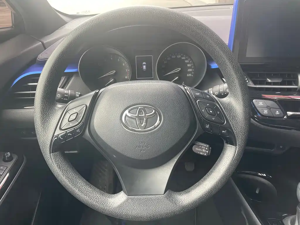 Toyota C-HR 2020 2.0L Leading Edition купить на сайте DeffCars