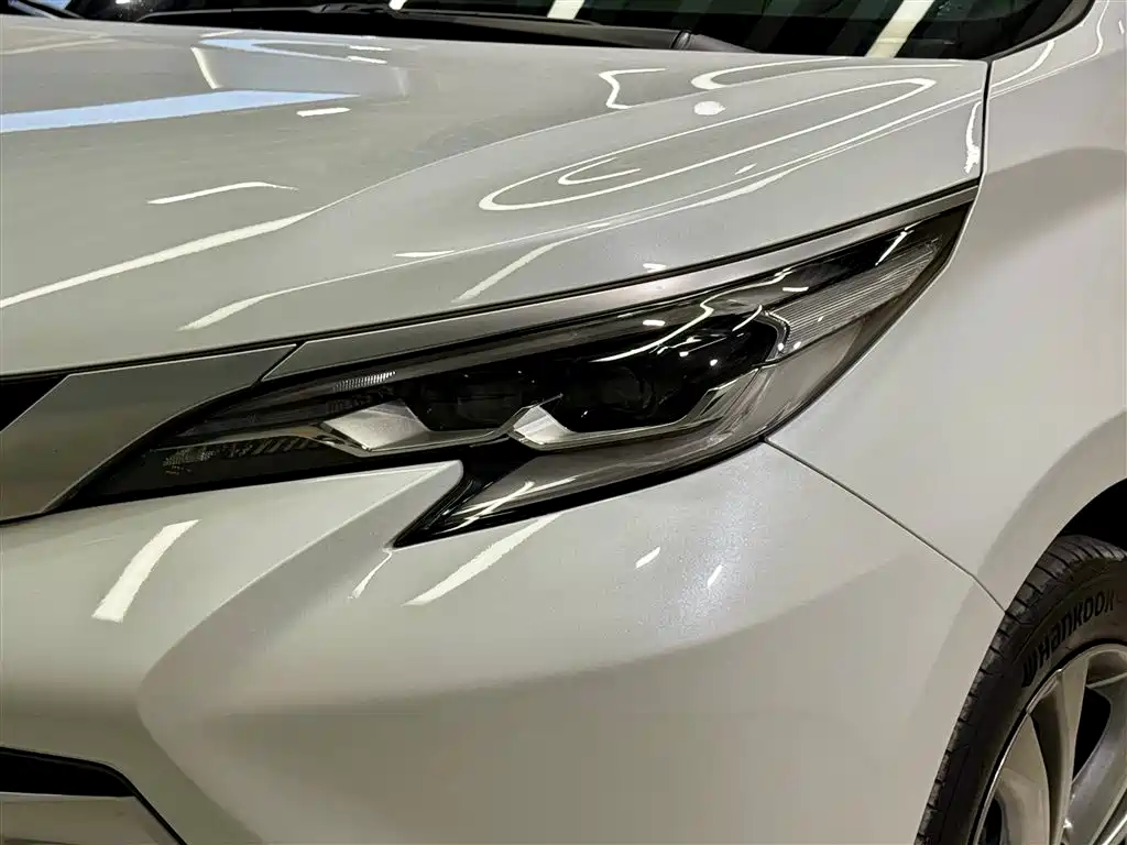 SIENNA 2023 2.5L Hybrid Platinum Edition купить на сайте DeffCars