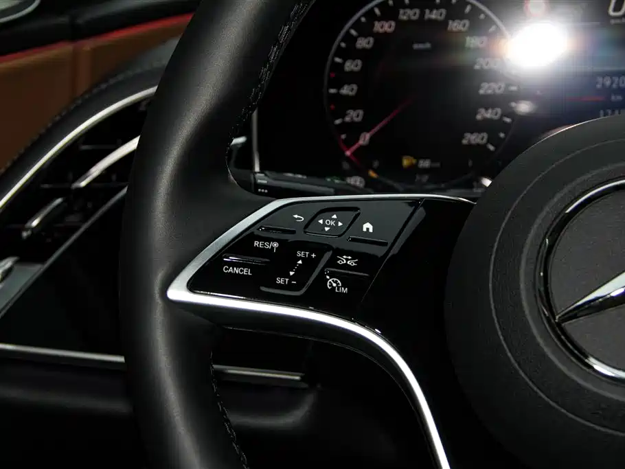 Mercedes-Benz E-Class 2025 E 300 L Luxury Model купить на сайте DeffCars