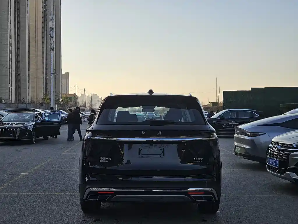 Hongqi HS7 PHEV 2024 2.0T PHEV four-wheel drive Qichang version 6 seats купить на сайте DeffCars