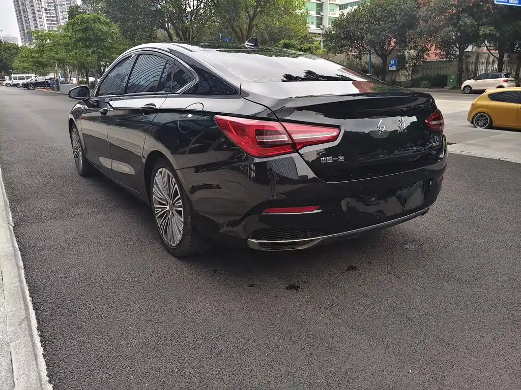 Hongqi H5 2022 Classic 1.8T Automatic Intelligent Connected Flag Rhyme Edition купить на сайте DeffCars