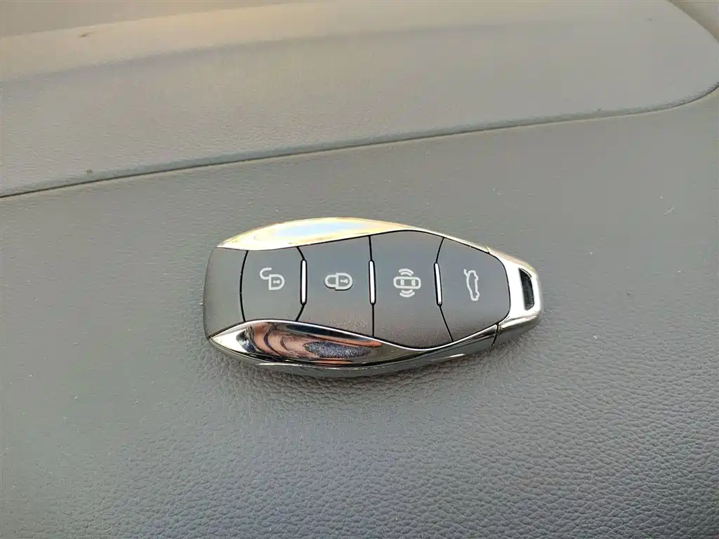 Hongqi HS3 PHEV 2025 model 125km Jinwei PLUS 2 million commemorative edition купить на сайте DeffCars