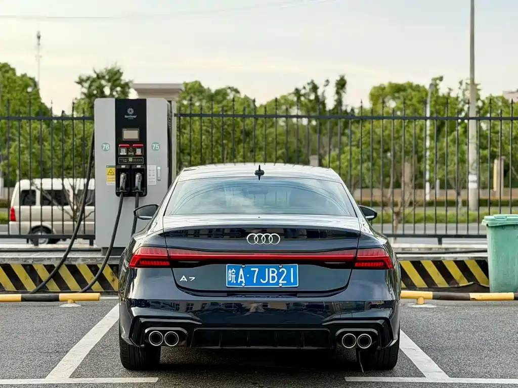 Audi A7L 2022 45 TFSI S-line Dream-Building Crystal Package купить на сайте DeffCars