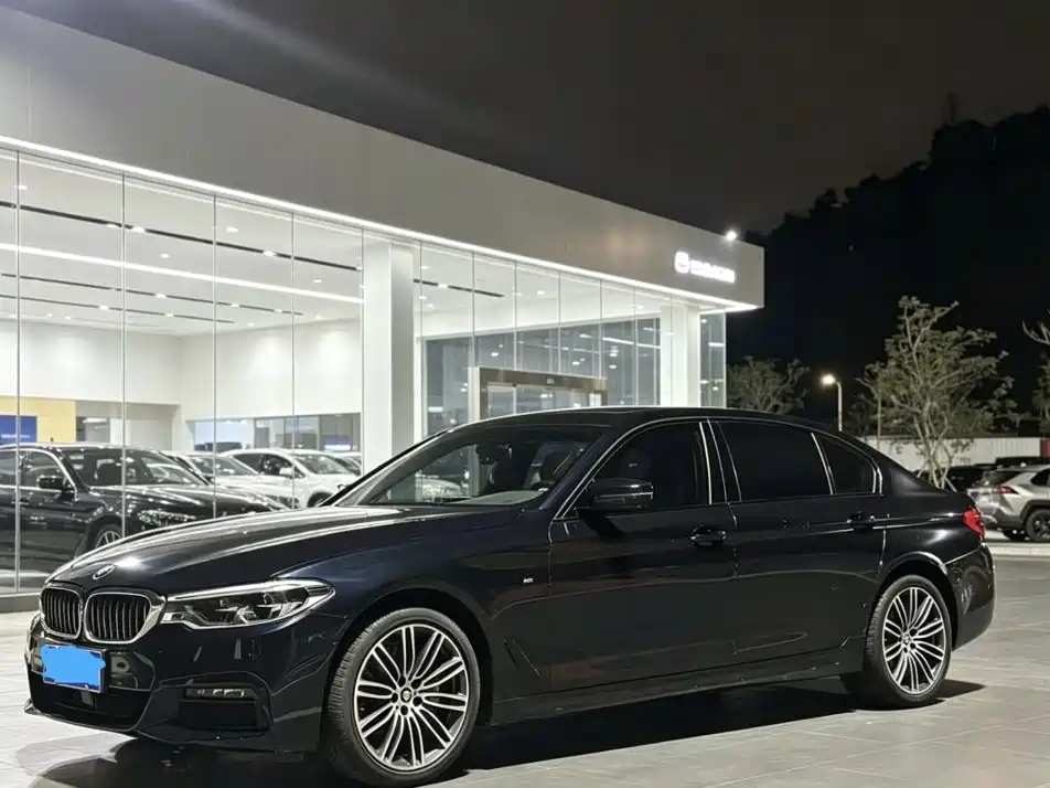BMW 5 Series 2019 530Li Exclusive M Sports Package купить на сайте DeffCars