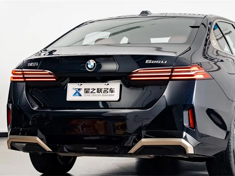 BMW 5 Series 2025 525Li M Sports Package купить на сайте DeffCars