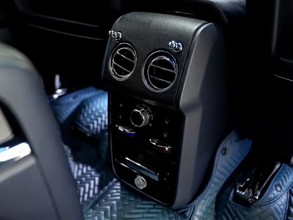 Cullinan 2018 four-seat version купить на сайте DeffCars