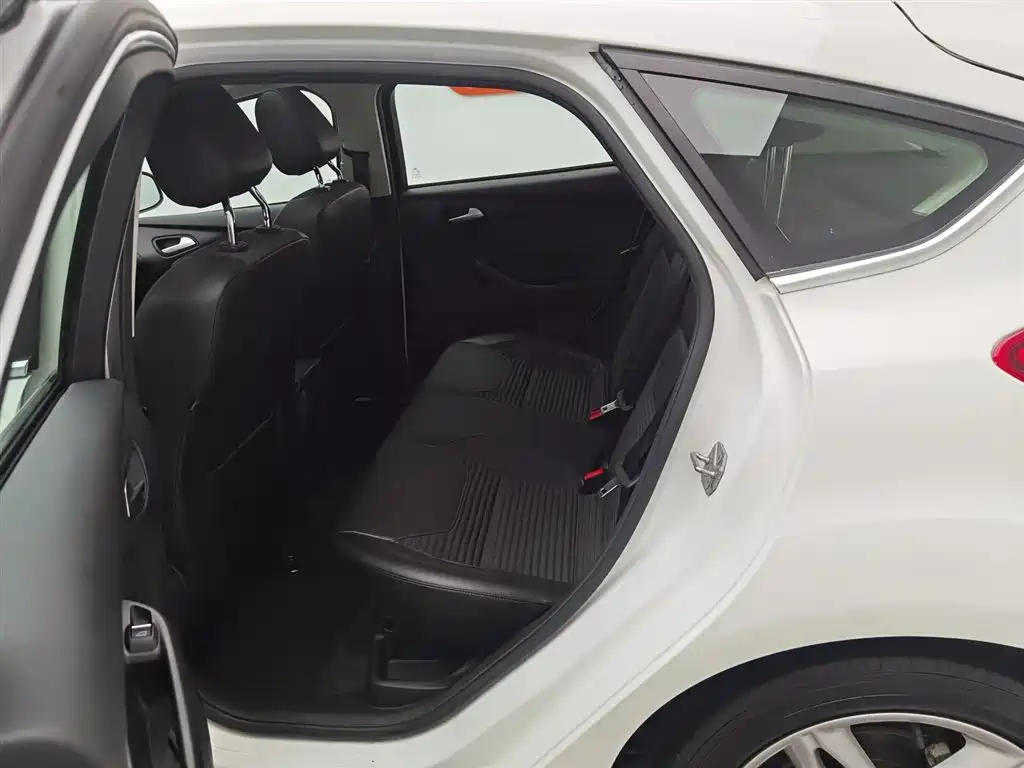 Focus 2020 hatchback classic 1.5L automatic fashion model купить на сайте DeffCars