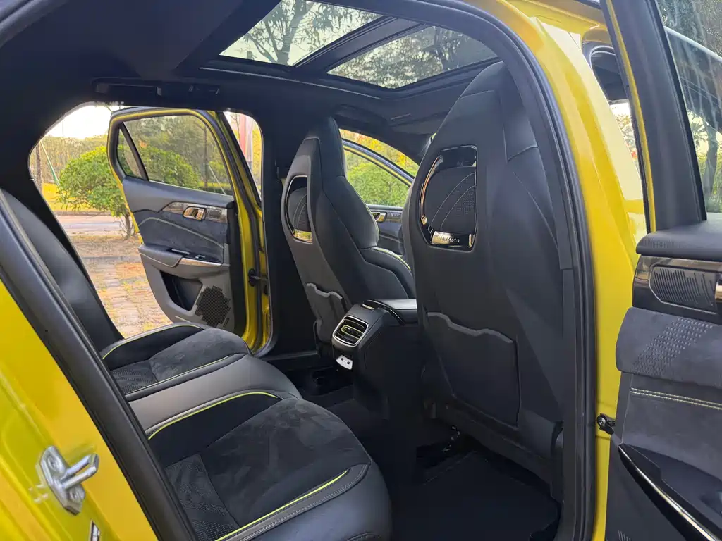 Lynk & Co 03 2019 03+ 2.0TD Automatic Wind Control Edition купить на сайте DeffCars