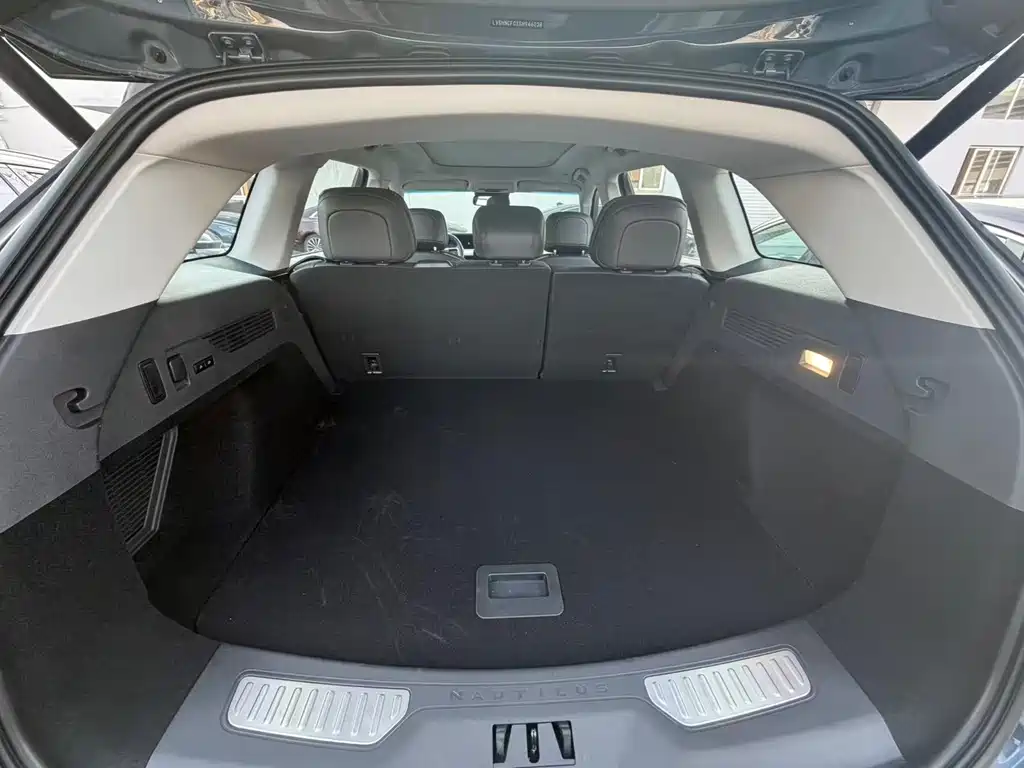 Voyager 2025 2.0T four-wheel drive Zunrui hybrid version купить на сайте DeffCars