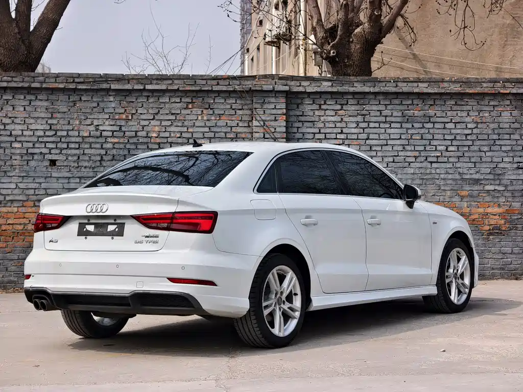 Audi A3 2019 Limousine 35 TFSI Fashion Type National V купить на сайте DeffCars