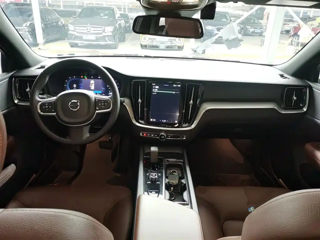 Volvo S60 2023 B4 Zhiyi Luxury Edition купить на сайте DeffCars