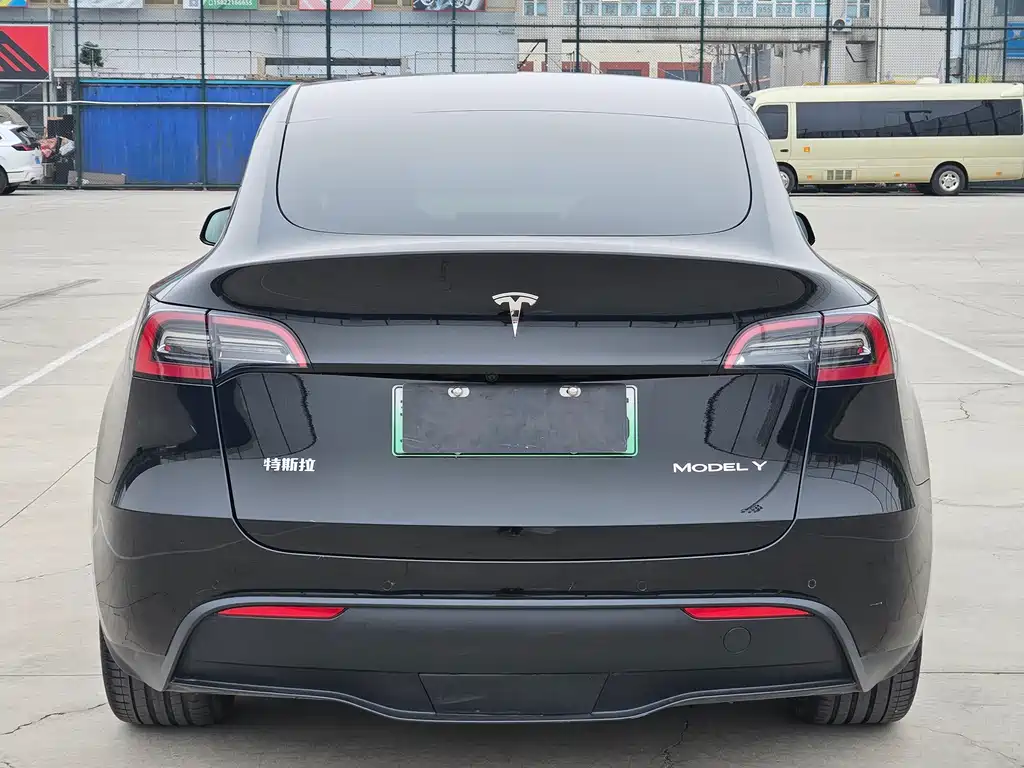 Model Y 2023 rear-wheel drive version купить на сайте DeffCars