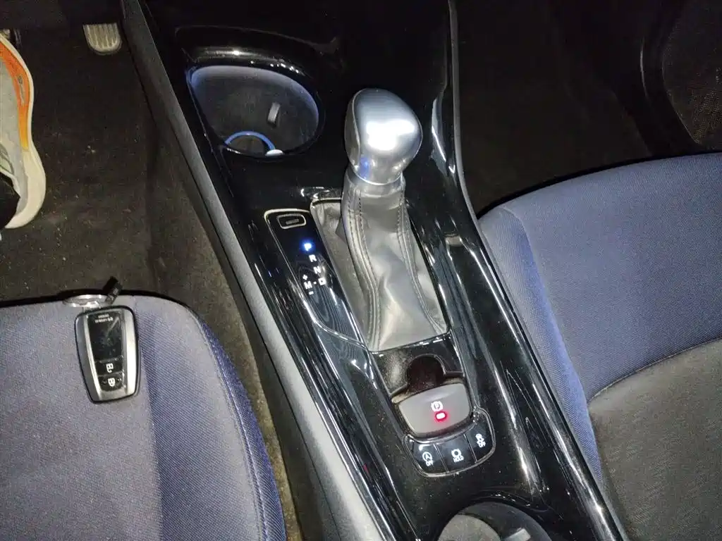 Toyota C-HR 2020 2.0L Leading Edition купить на сайте DeffCars
