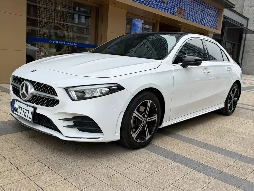 Mercedes-Benz A-Class 2022 Facelift A 200 L Sports Sedan Fashionable купить на сайте DeffCars