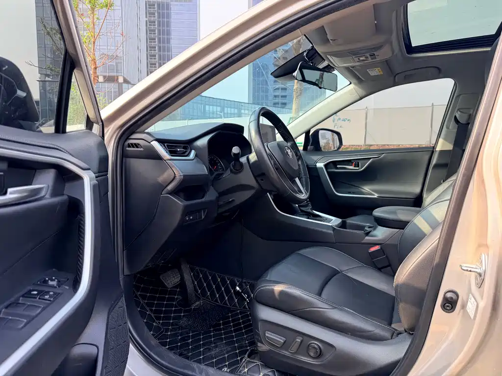 Wilanda 2022 2.0L CVT two-wheel drive luxury version купить на сайте DeffCars