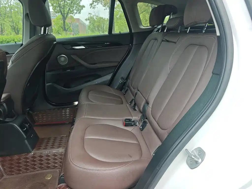 BMW X1 2022 sDrive20Li Exclusive Model купить на сайте DeffCars