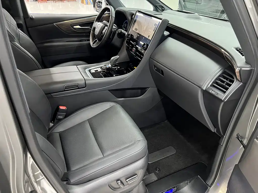 Wilfa 2024 Crown Dual Engine 2.5L Supreme Executive Edition купить на сайте DeffCars