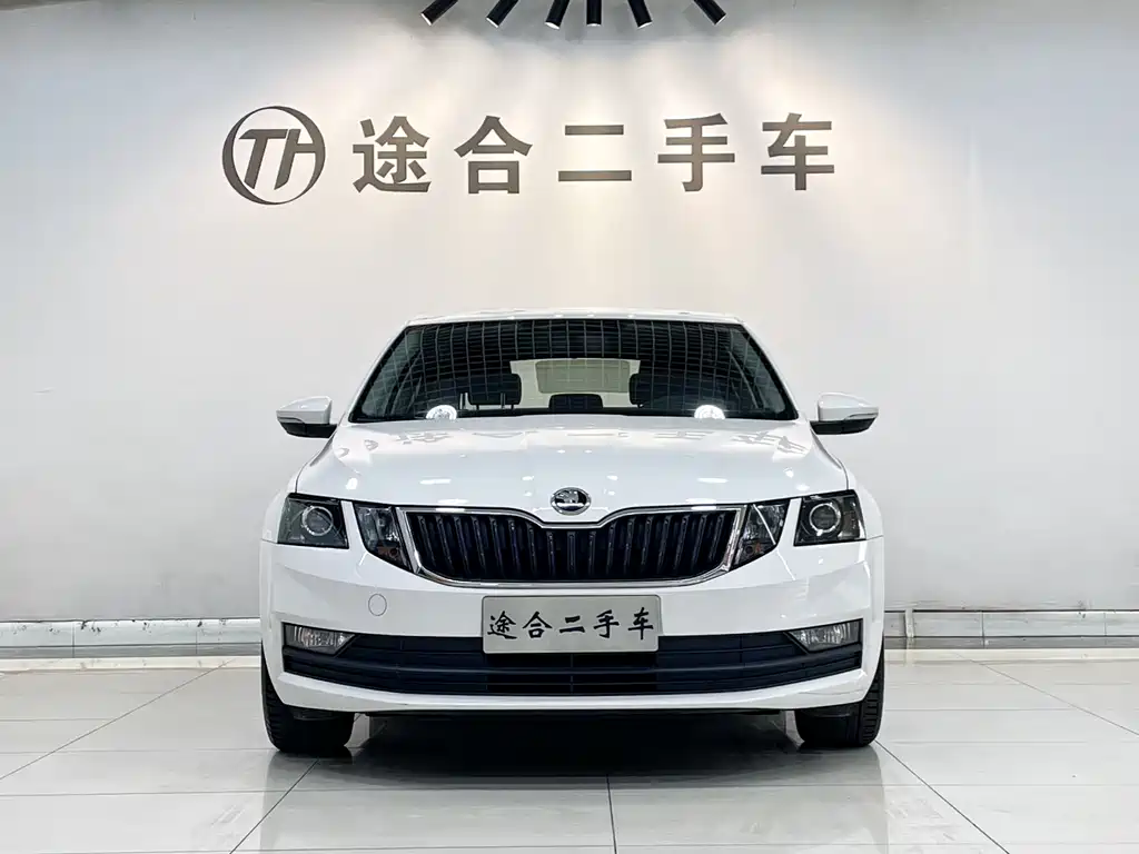 Octavia 2019 1.5L manual standard version National VI купить на сайте DeffCars